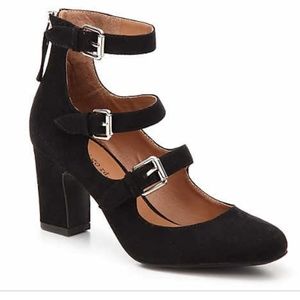Chic & comfy black ankle strap  pump